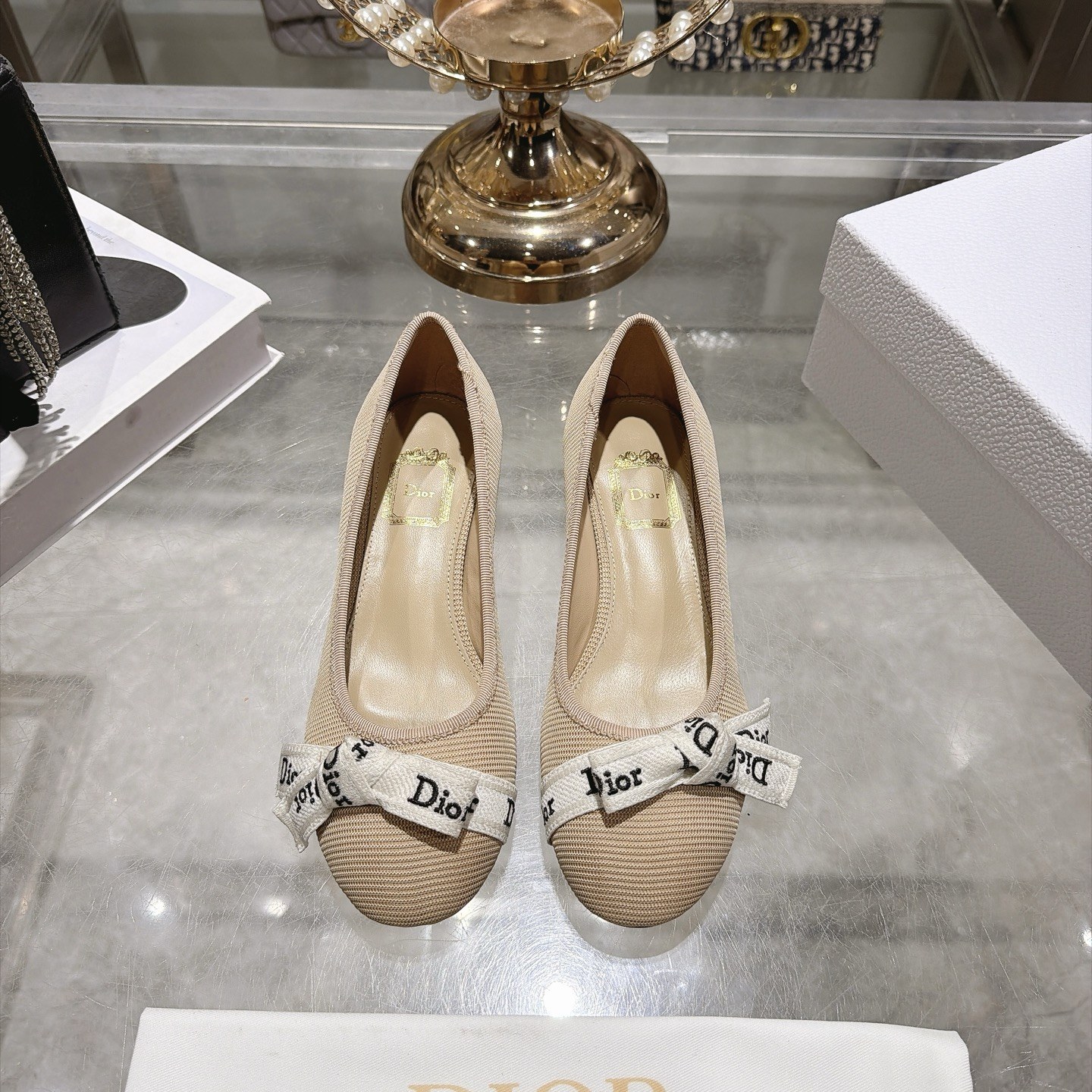 디올 Dior 리본 로고 자카드 미드힐 펌프스