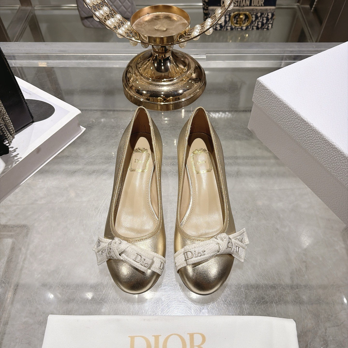 디올 Dior 리본 보우 미드힐 발레리나 펌프스