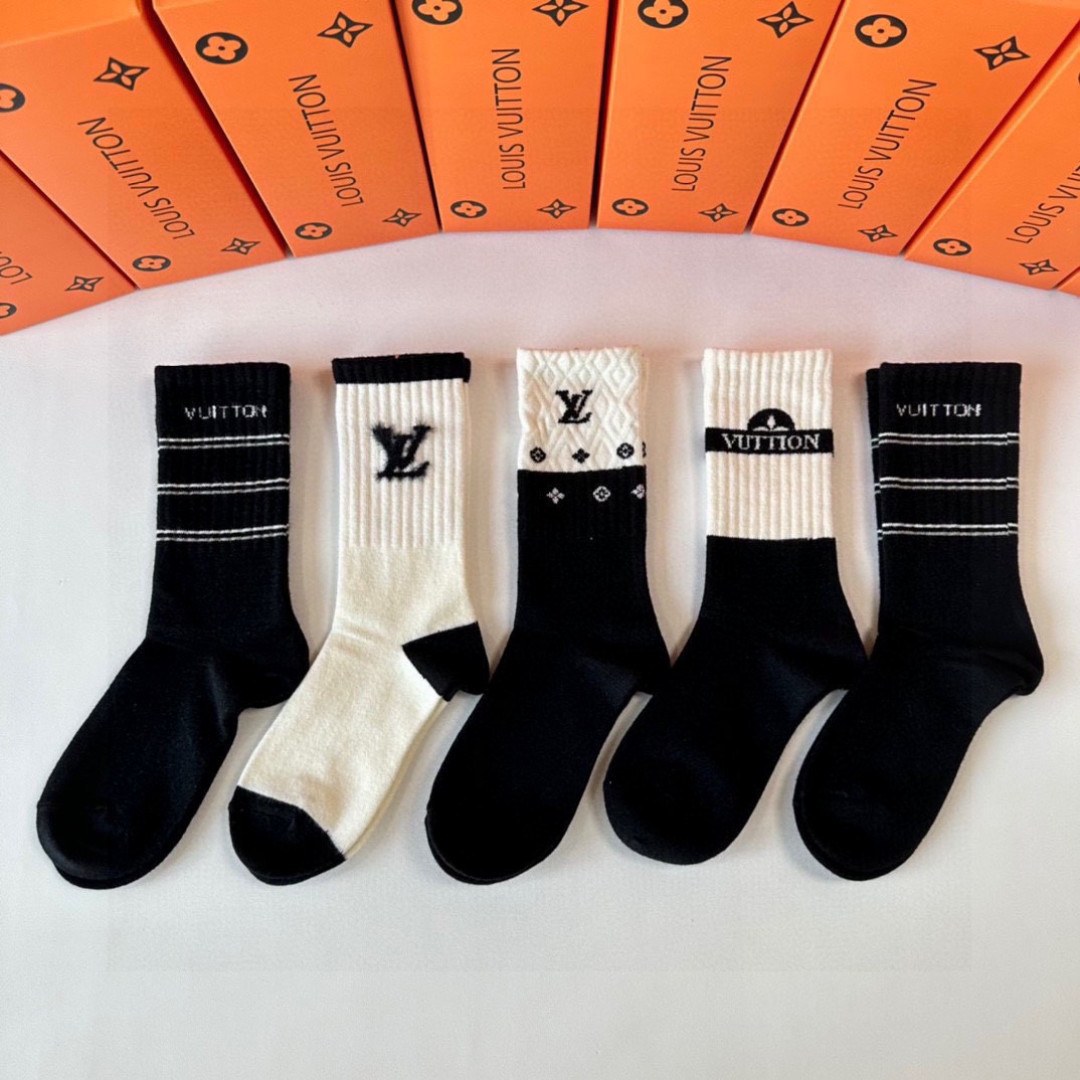 루이 비통 LV 로고 미드크루 양말 5족 세트