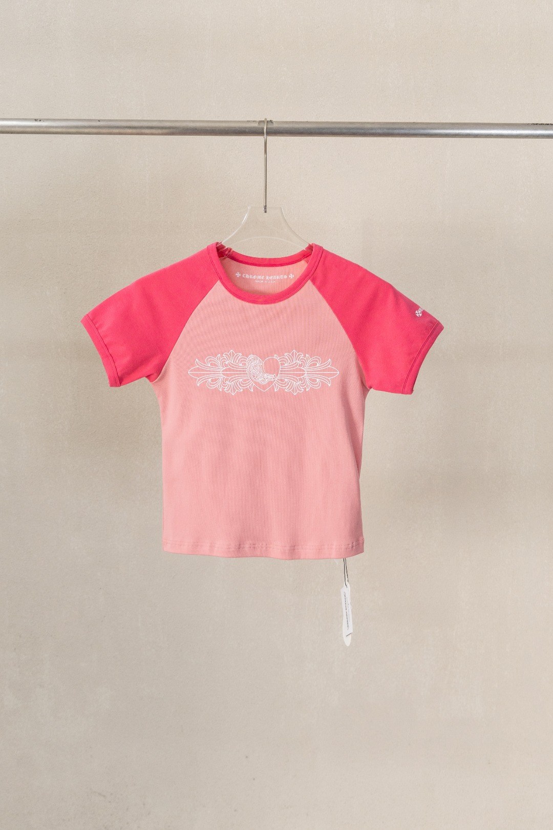 크롬하츠 하트 대거 플로럴 라글란 반팔 티셔츠