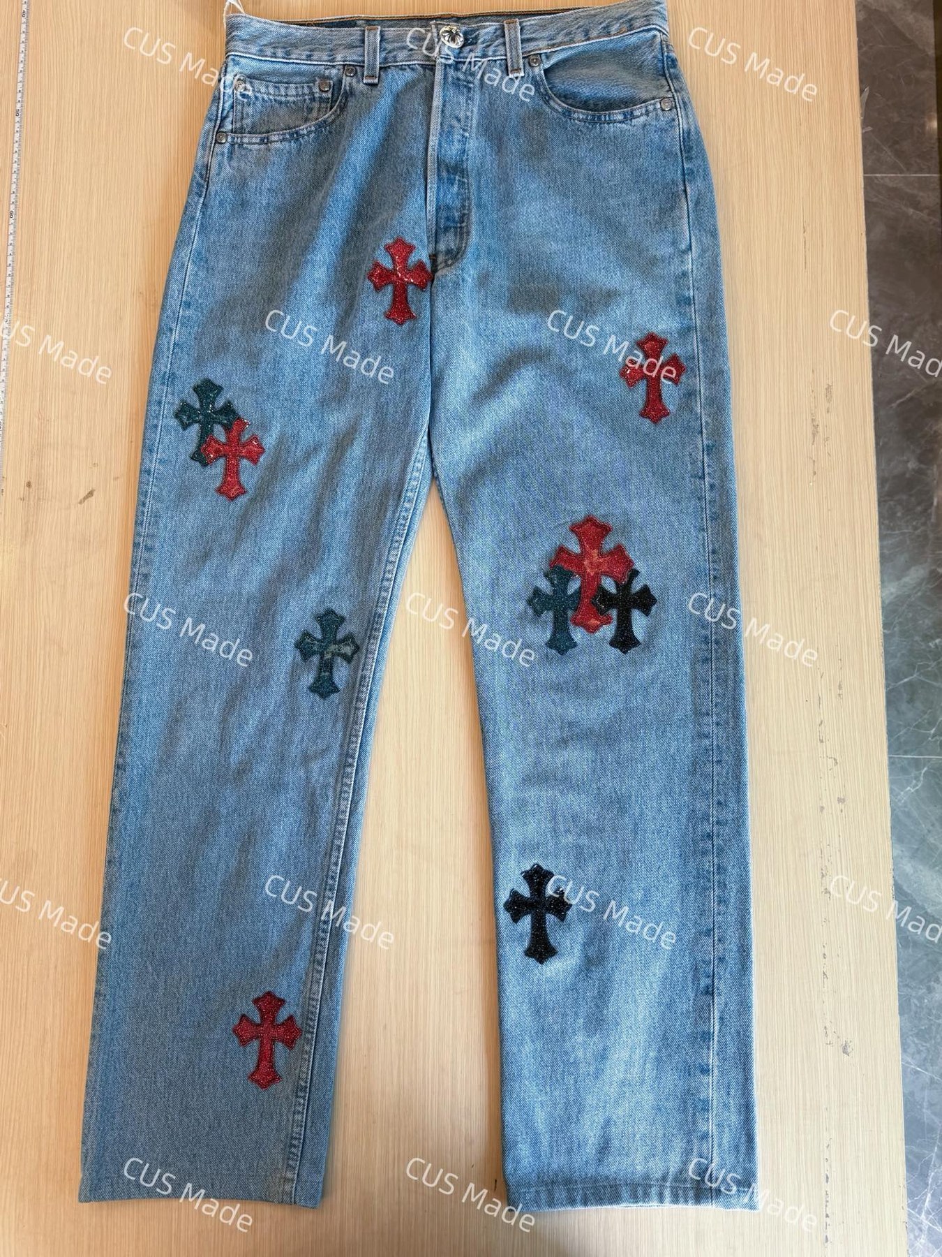 크롬하츠 크로스 패치 워시드 스트레이트 데님 진