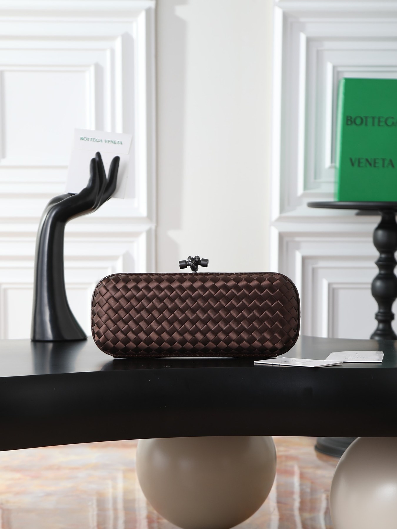 보테가 베네타 인트레치아토 노트 클러치(라지)