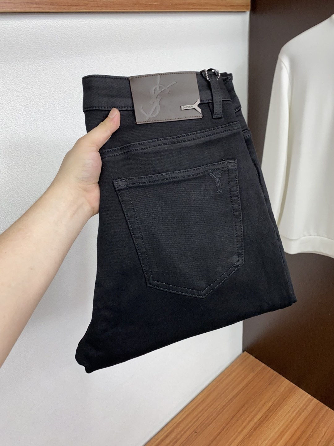 생로랑 YSL 로고 가죽 패치 블랙 슬림 스트레이트 진
