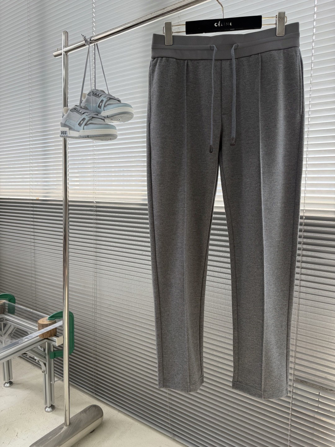 브리오니 캐시미어 혼방 드로스트링 조거 팬츠