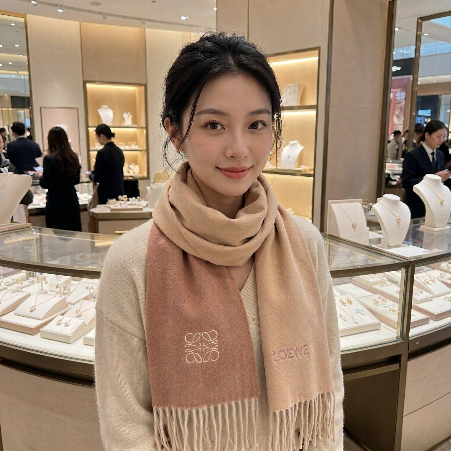 로에베 리버서블 아나그램 로고 프린지 스카프