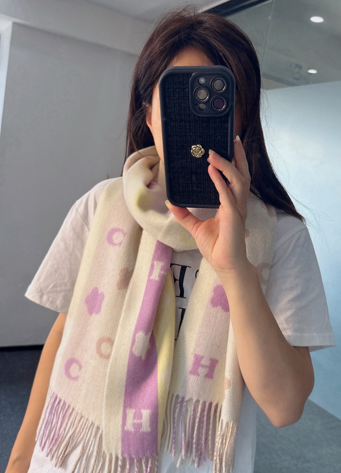 코치 리버서블 컬러 블록 로고 프린지 머플러