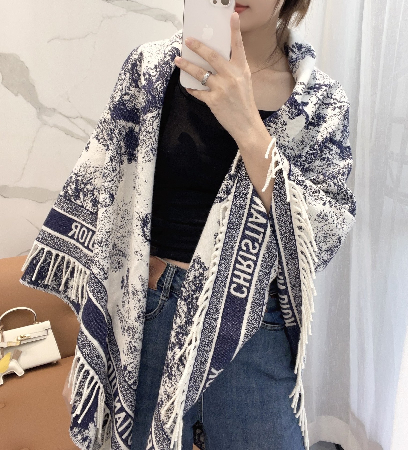 디올 투알 드 주이 프린지 스퀘어 캐시미어·울 숄