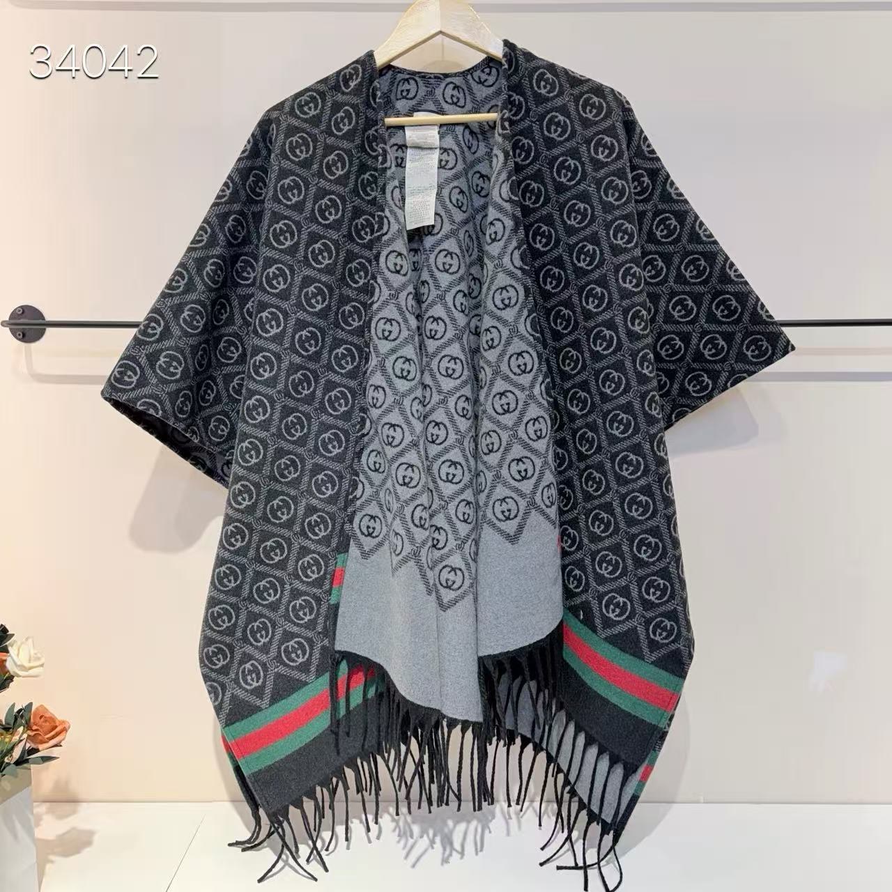 구찌 더블 G 자카드 웹 프린지 리버서블 판초 숄