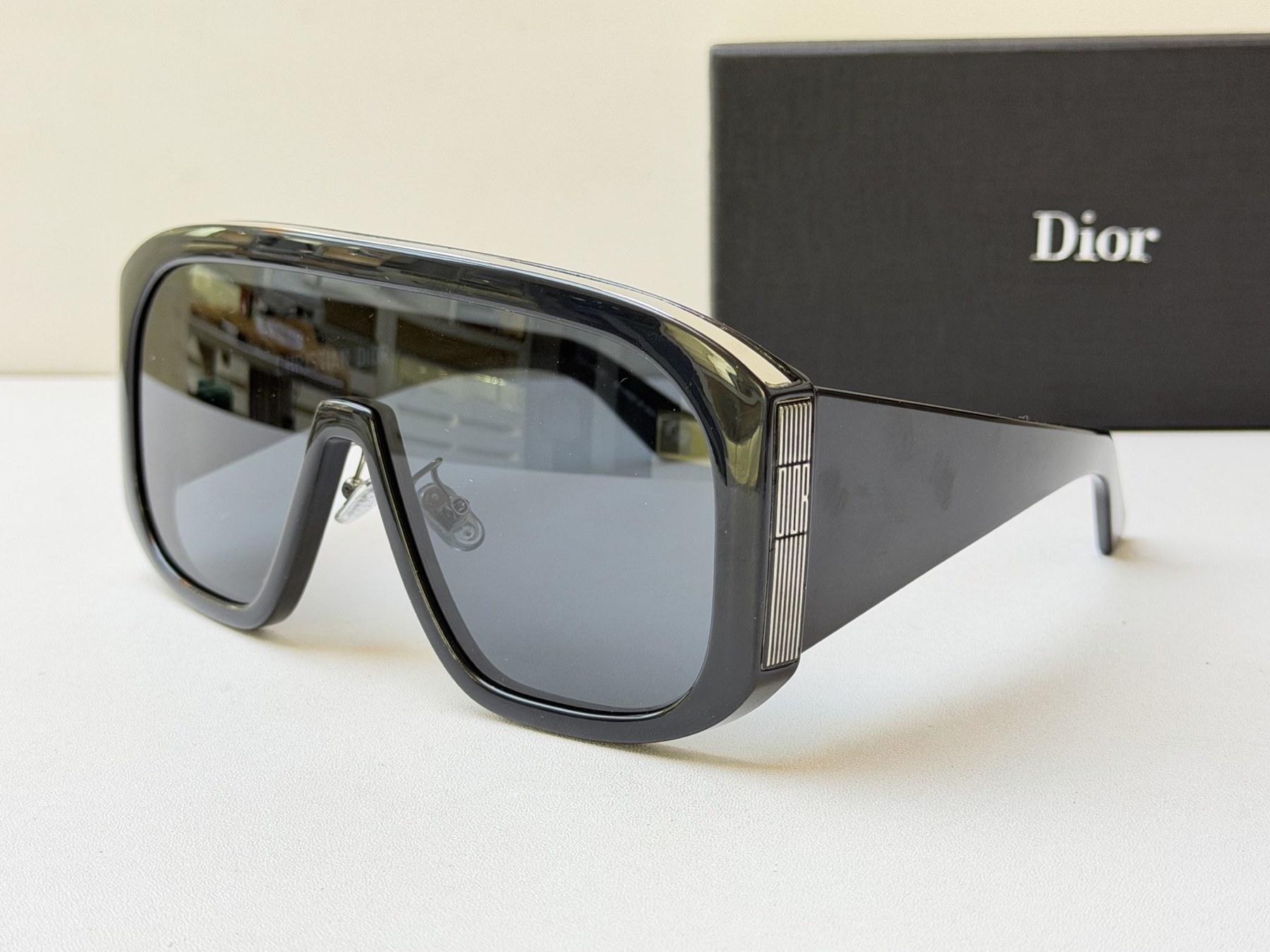디올 DiorGraphique M2U 선글라스