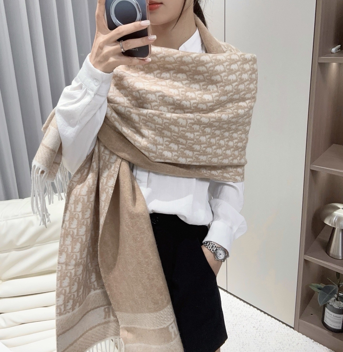 디올 오블리크 리버서블 프린지 스카프