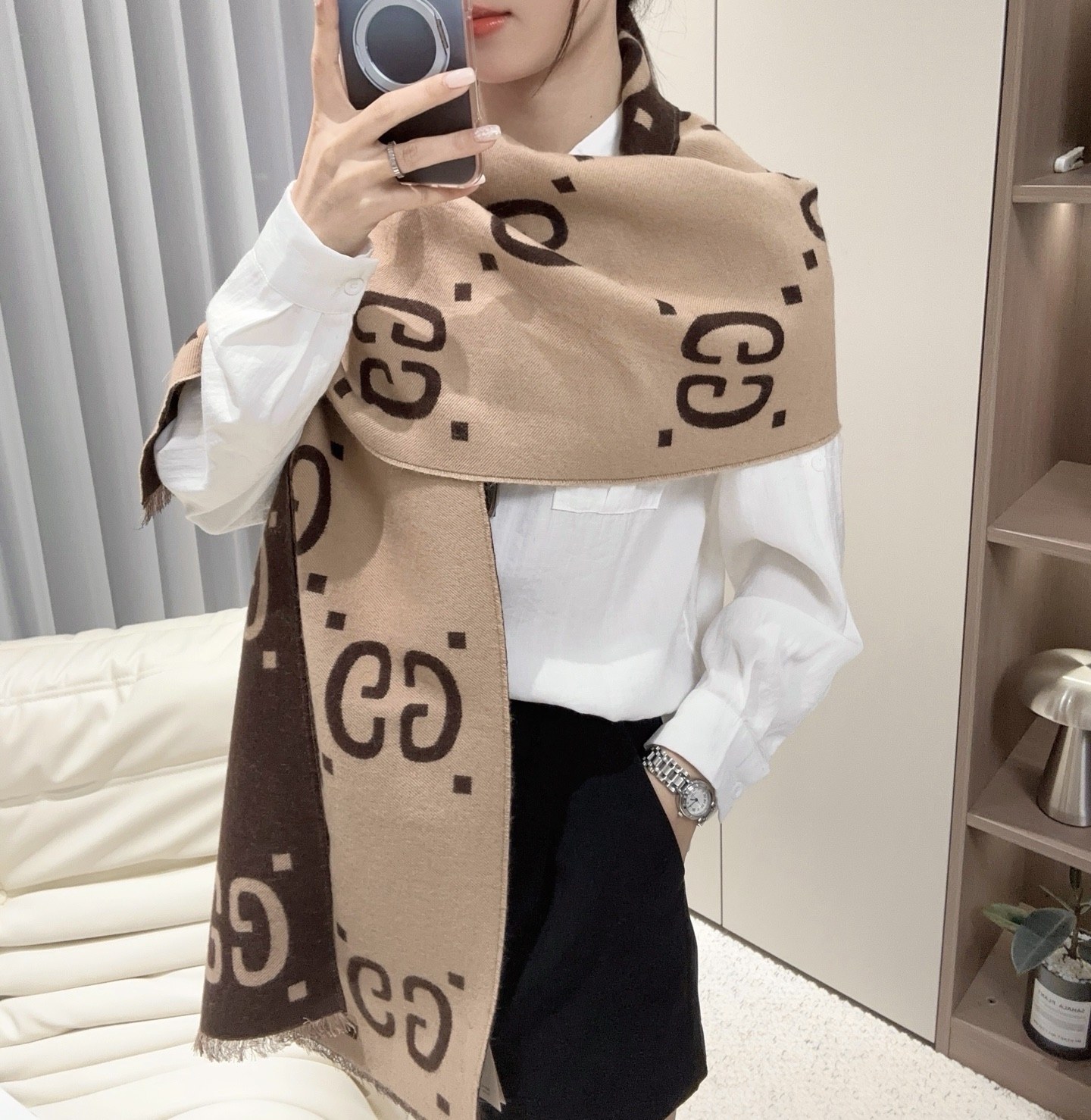 구찌 GG 자카드 양면 프린지 스카프
