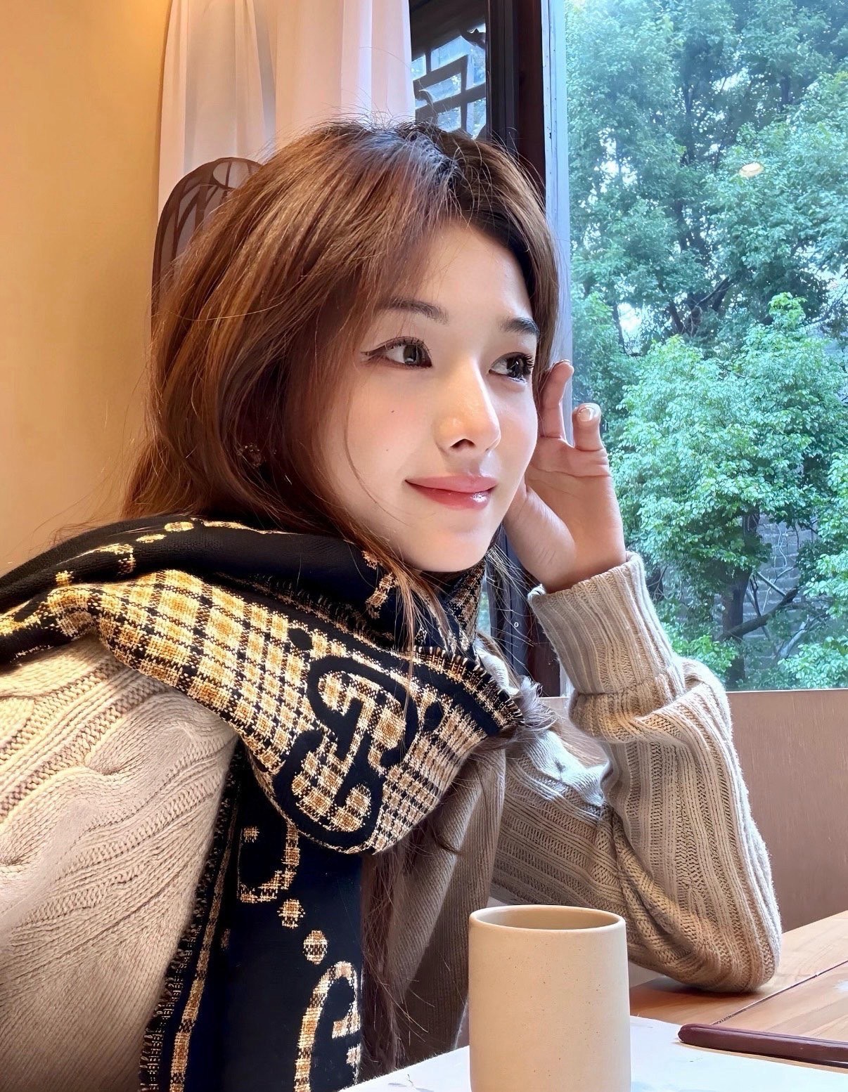 구찌 GG 체크 울 실크 스카프