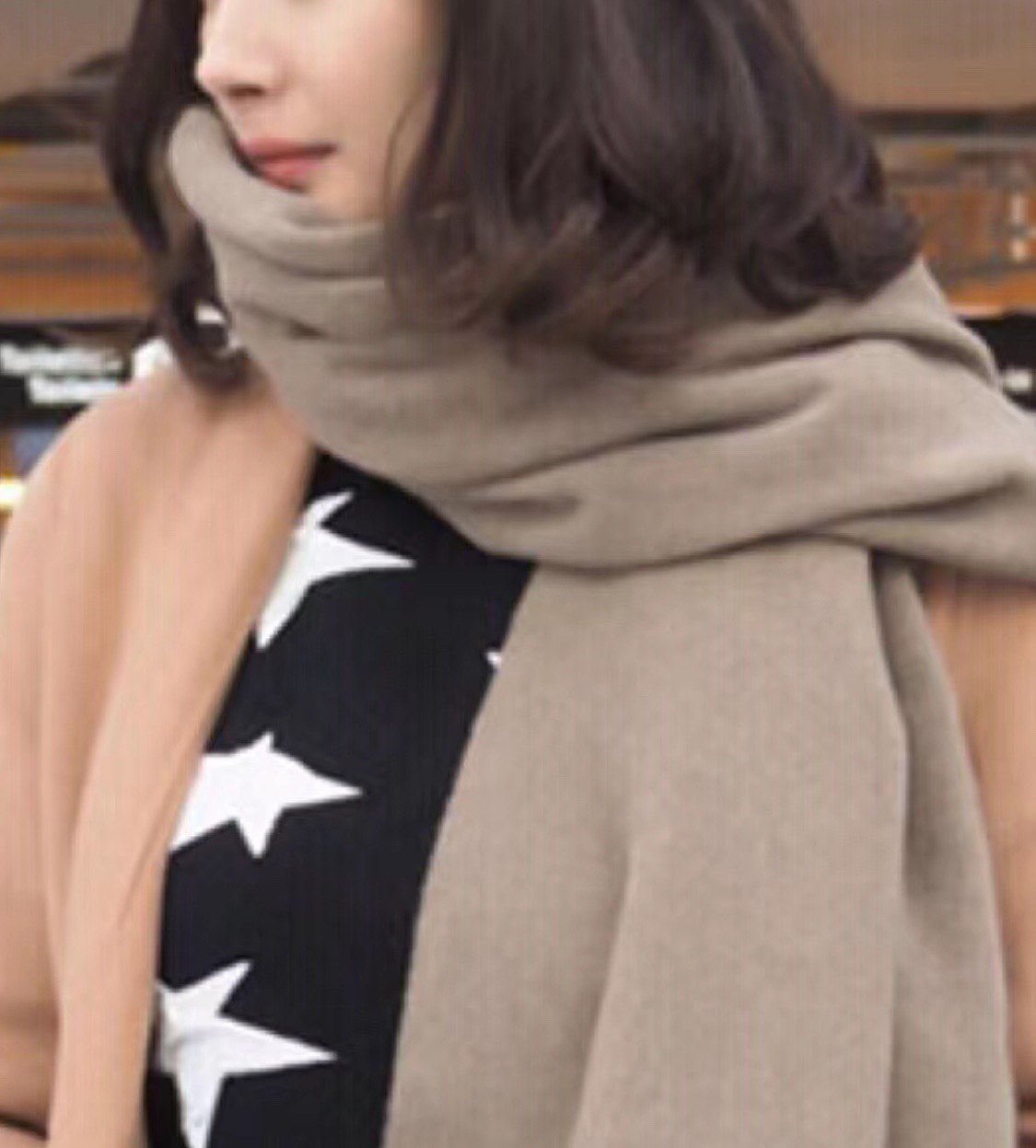 막스마라 퍼포레이티드 M 모노그램 프린지 스카프
