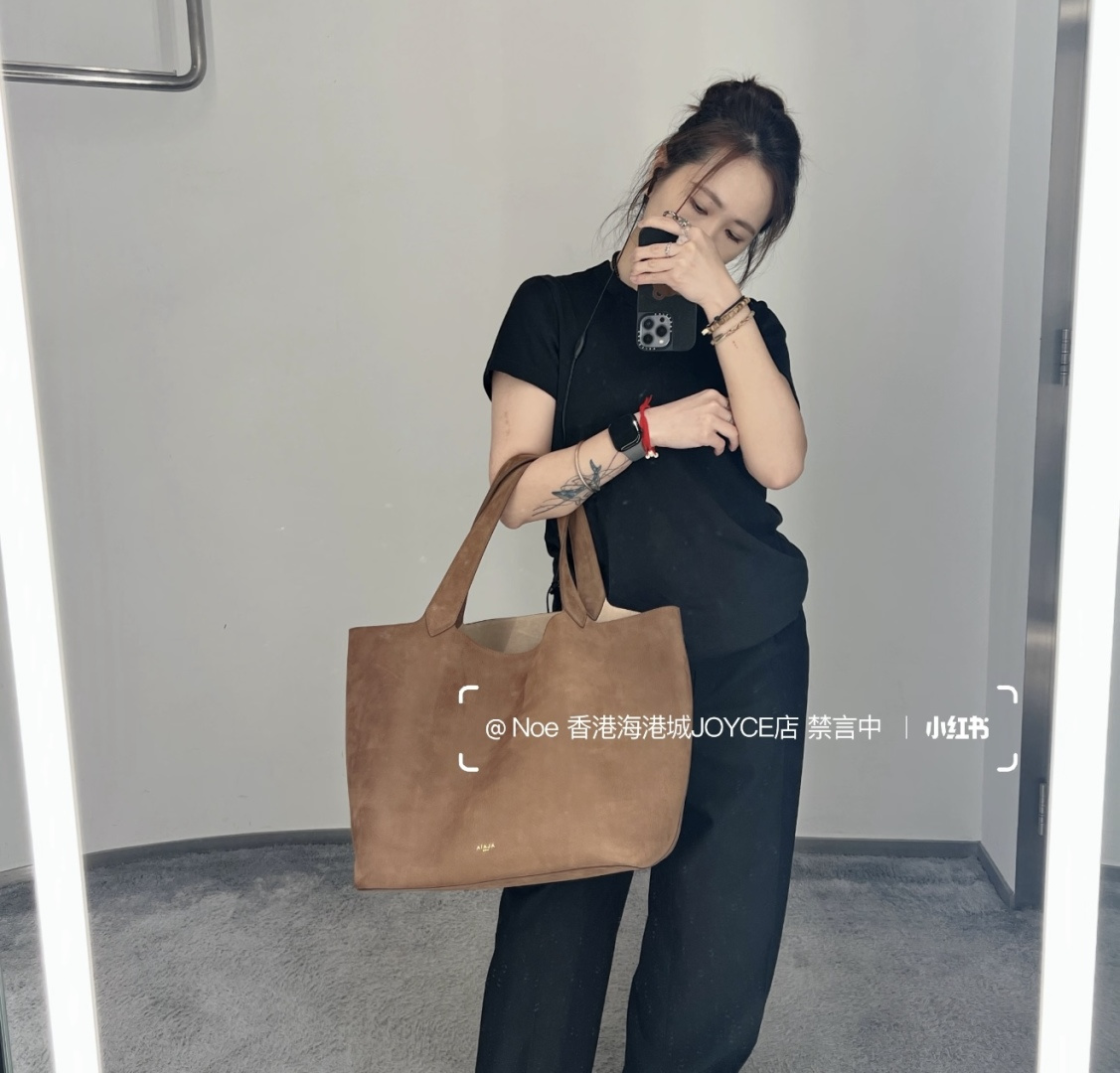 알라이아 알라이아 카바스 라지 스웨이드 토트백