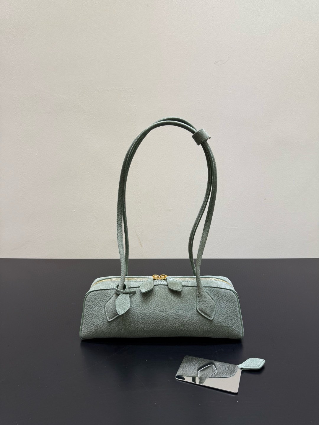 알라이아 르 테켈 스몰 숄더백