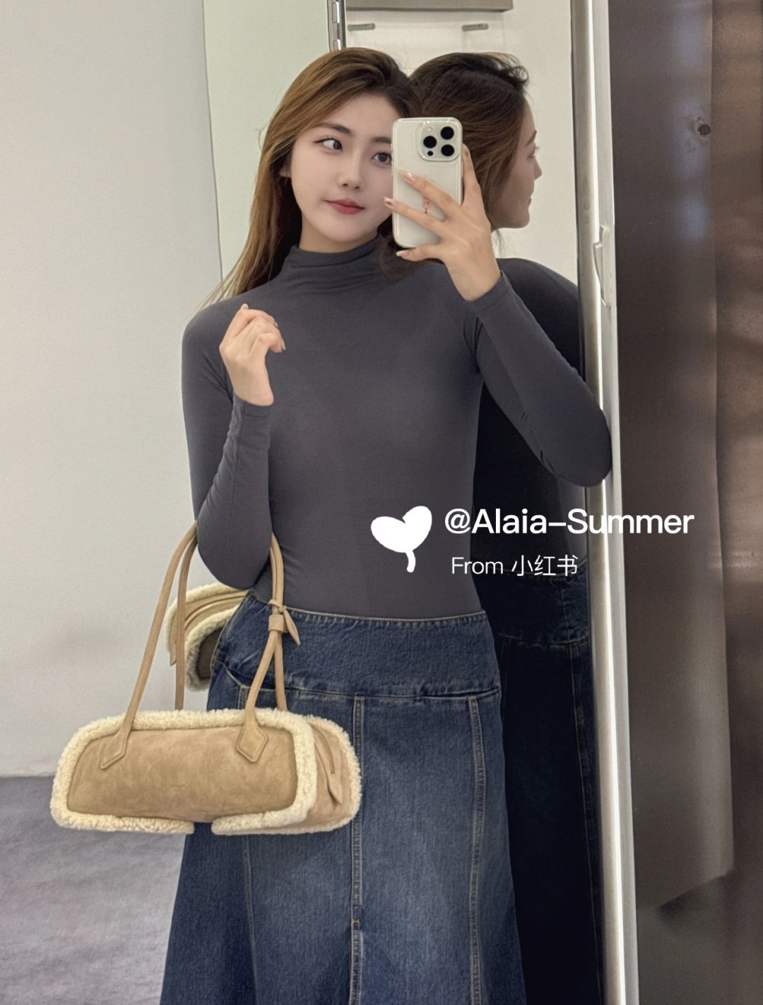 알라이아 르 테켈 시어링 트리밍 스웨이드 숄더백