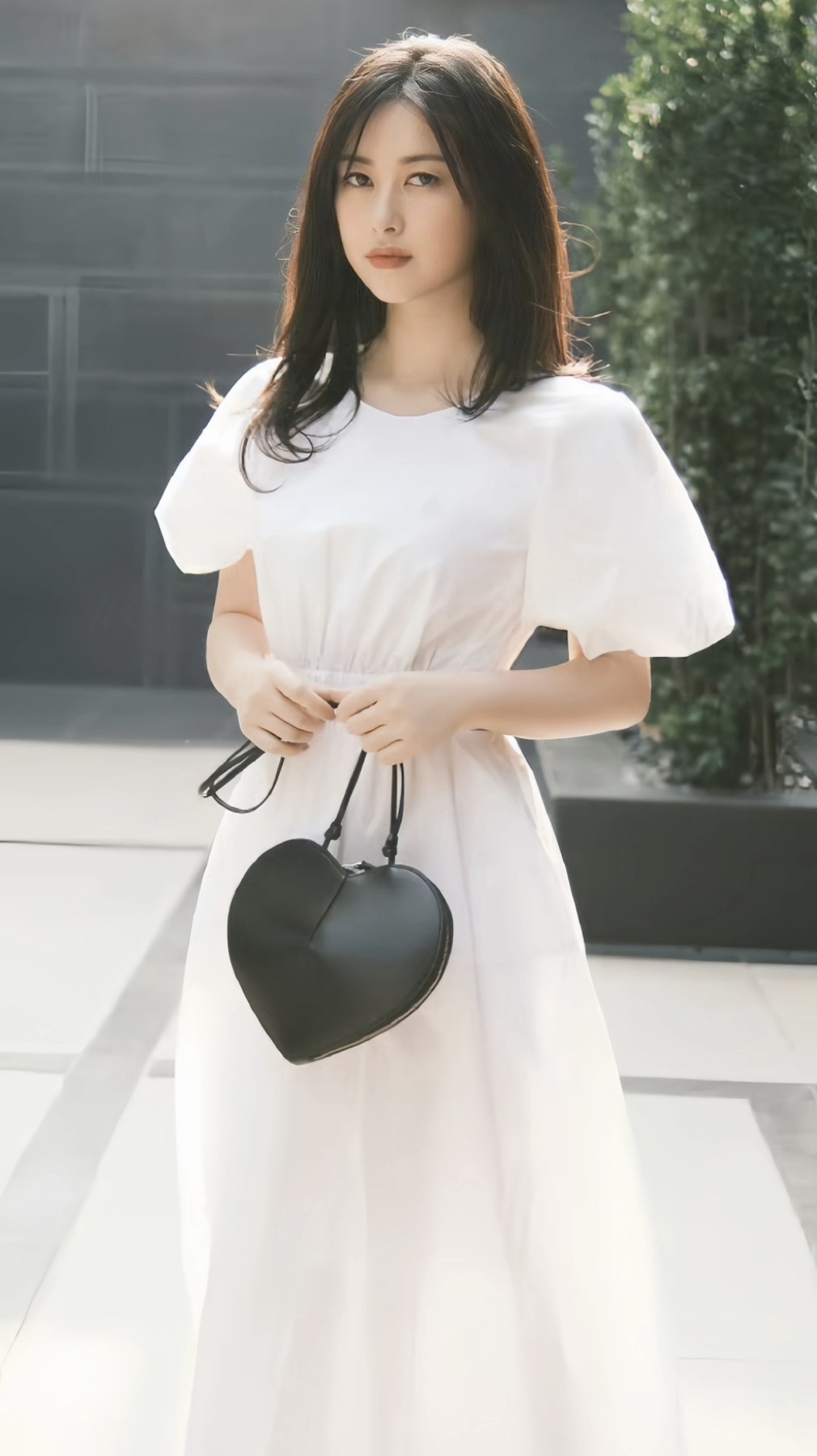 알라이아 르 쾨르 하트 숄더백