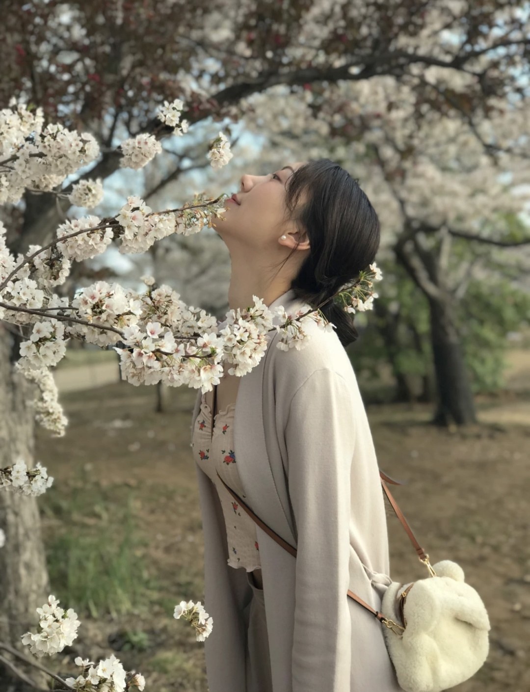 로에베 버니 백 시어링 크로스바디